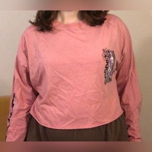 Cropped pink graphic long sleeve!!